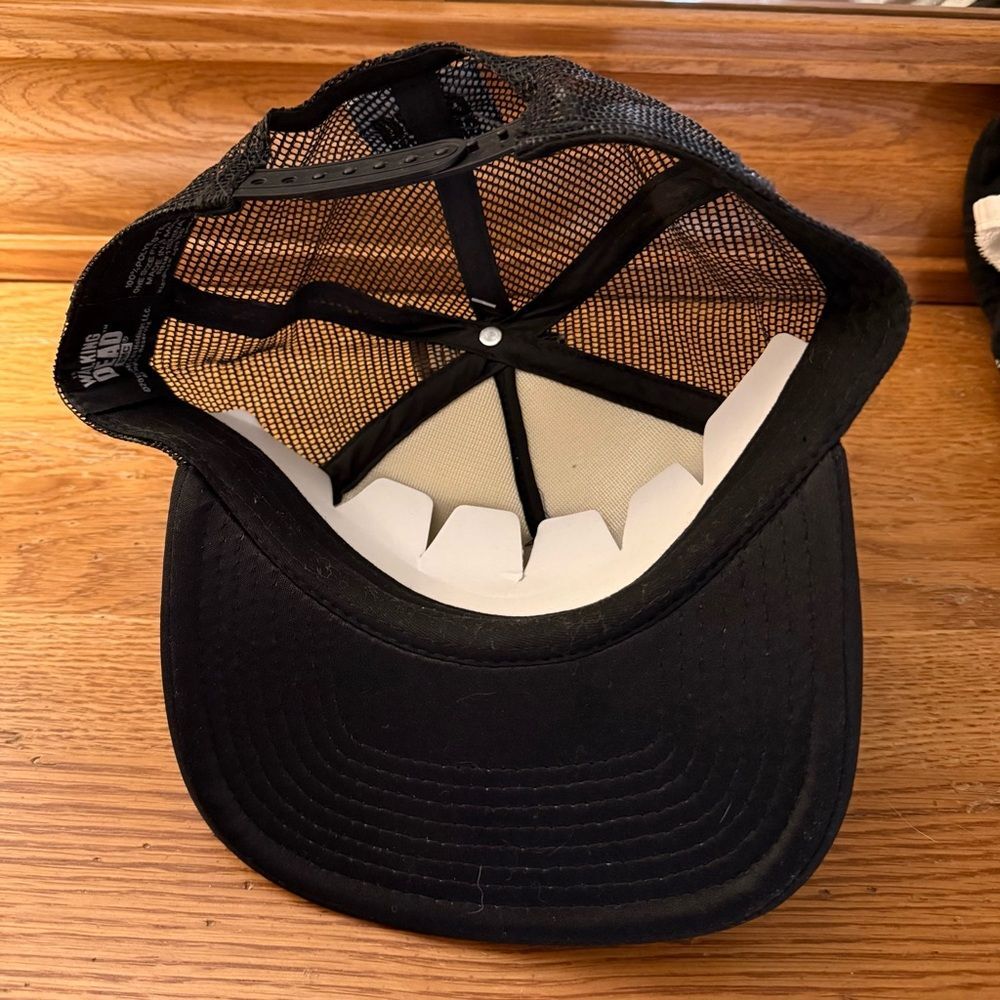 🧟♀️ The Walking Dead Black Zombie 🧟 Trucker Hat - Picture 11 of 13
